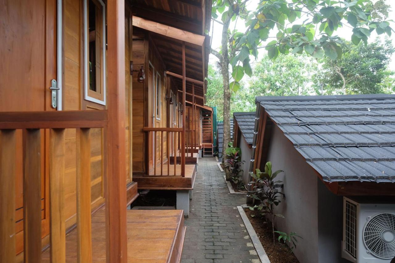 Urbanview Villa Lukulo Kebumen By Reddoorz Εξωτερικό φωτογραφία